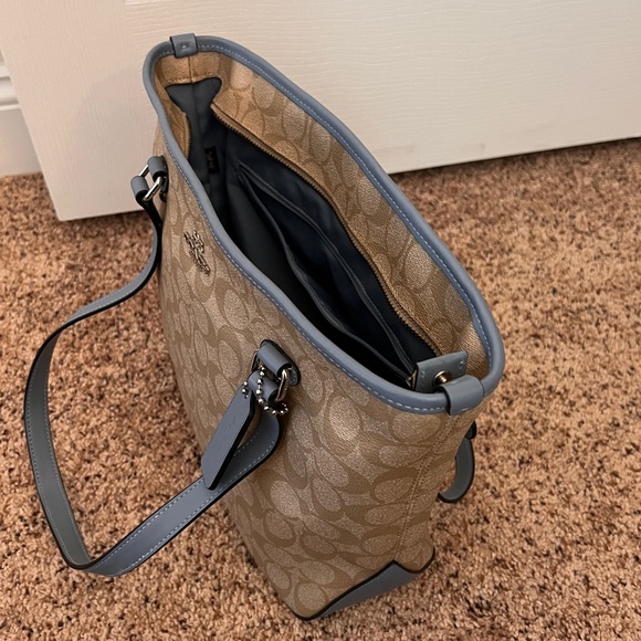 Coach Tote - Picture 5 of 5